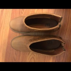 CAT Boots